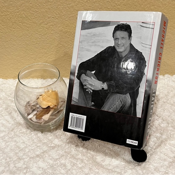 State of Fear by Michael Crichton First Edition HCDJ Novel Copyright 2004 - Picture 5 of 8